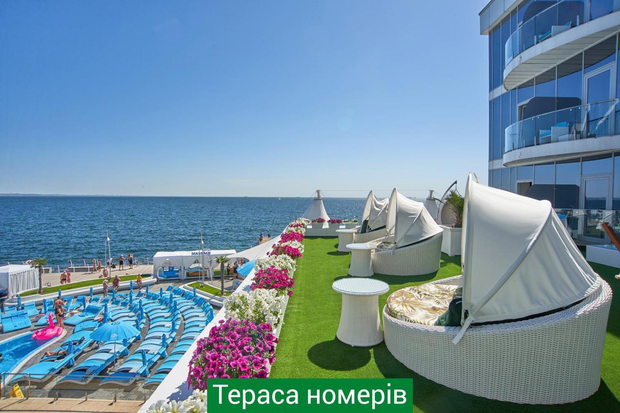 네모 호텔 리조트 앤 스파 오데사 외부 사진 Terrace of the complex