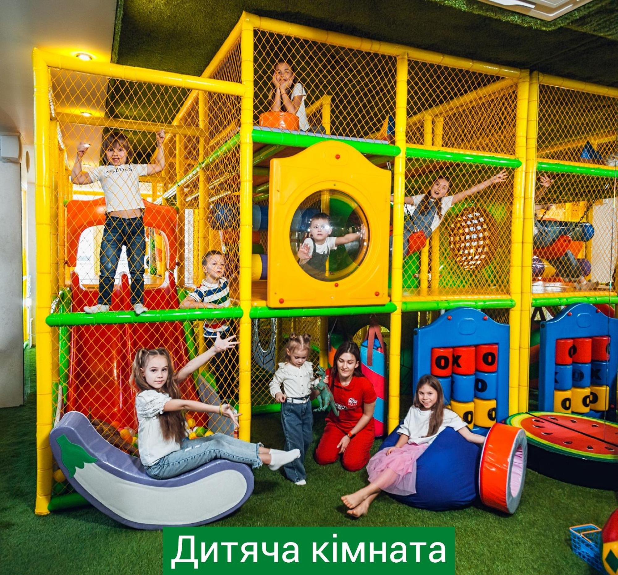네모 호텔 리조트 앤 스파 오데사 외부 사진 Children playing in a playground